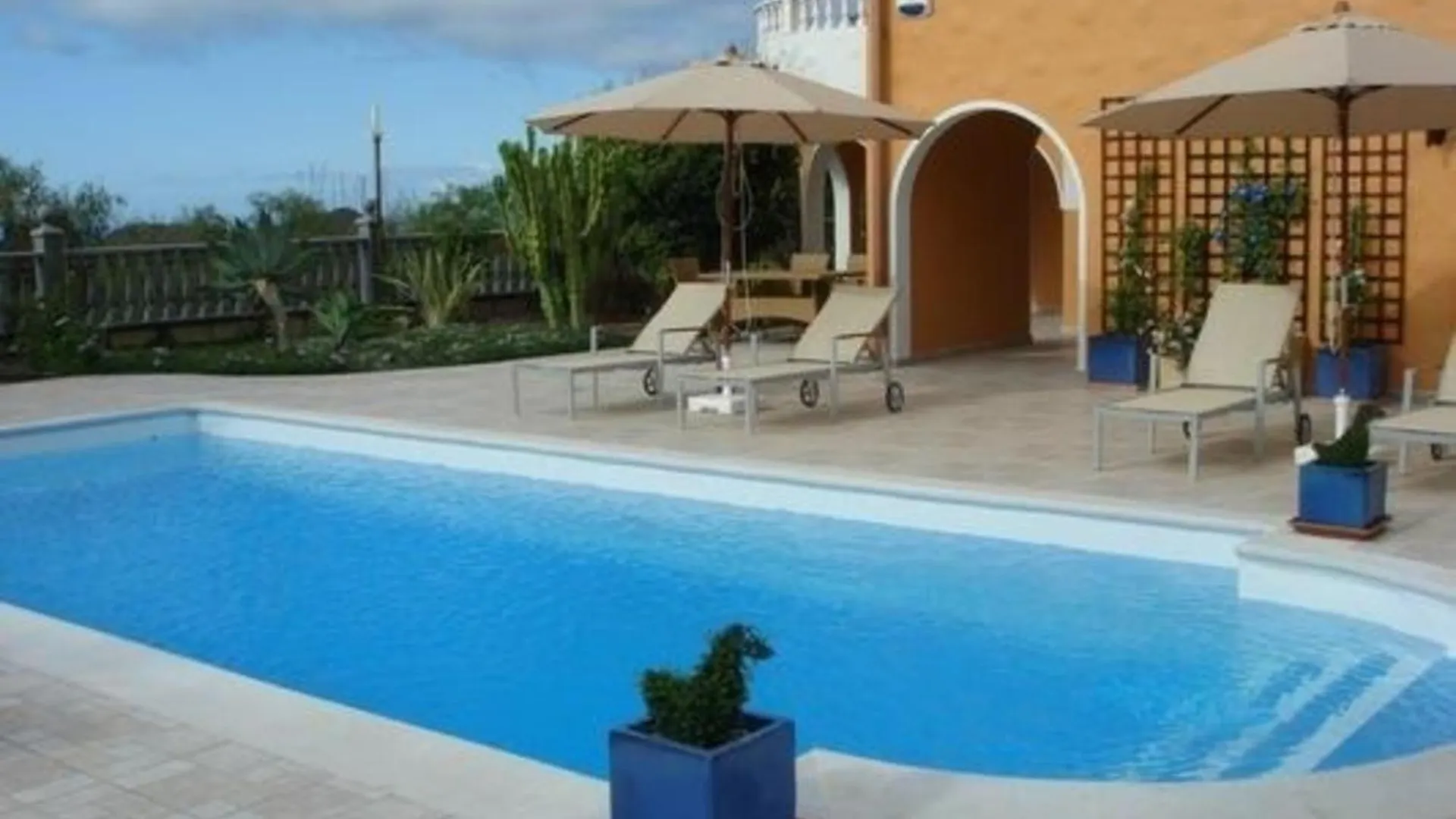 Wohnung In Chayofa Mit Terrasse, Garten Und Gemeinschaftlichem Pool Arona  Spain