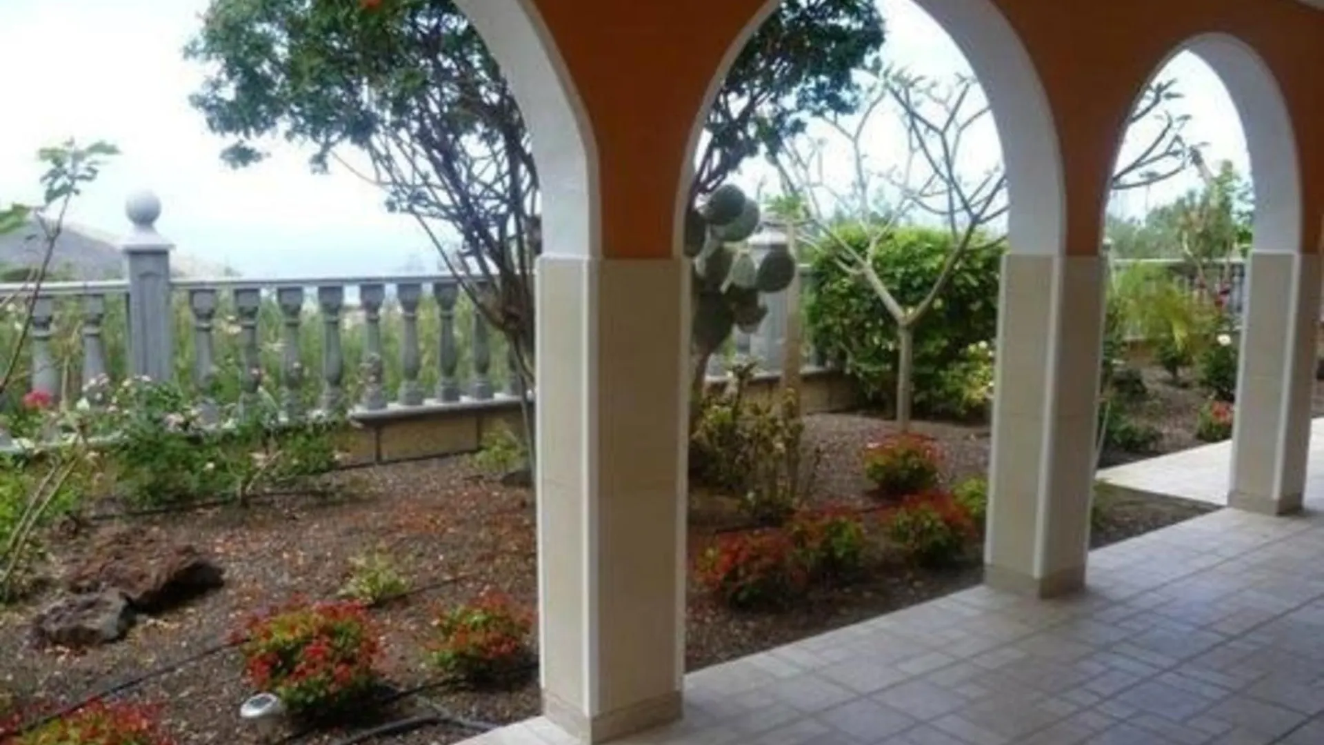 Apartment Wohnung In Chayofa Mit Terrasse, Garten Und Gemeinschaftlichem Pool Arona  Spain