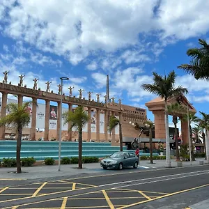 5 Min Walk To Gold Mile And 7min To Americas Wifi Apartment